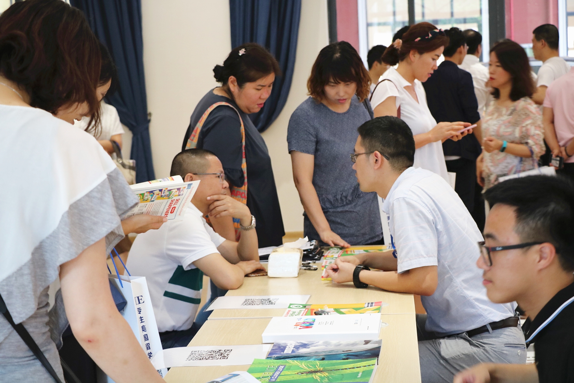 哈博学校开放日暨韩国家长专场