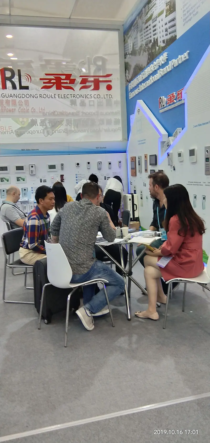 733dc6f8-67f6-41eb-b359-4ff71c9a7ab4